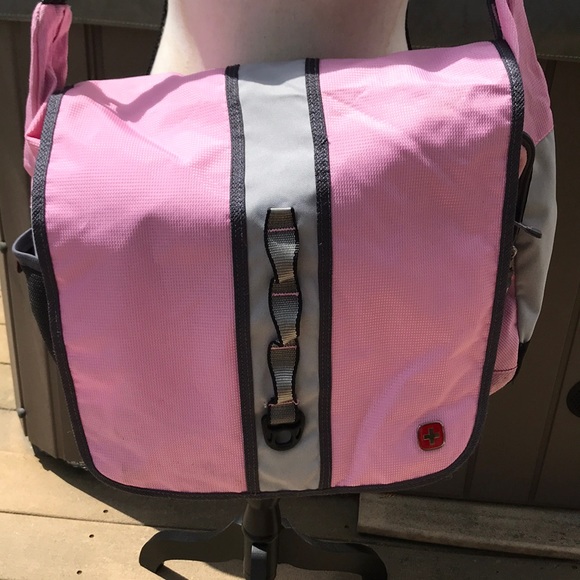 Wenger beautiful cross body diaper bag - Picture 2 of 8